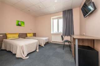 Отели типа «постель и завтрак» Air Kaunas Кармелава Двухместный номер с 2 отдельными кроватями и ванной комнатой-9